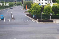 江西龙南摩托车转弯未让行致碰撞,驾驶员负全责